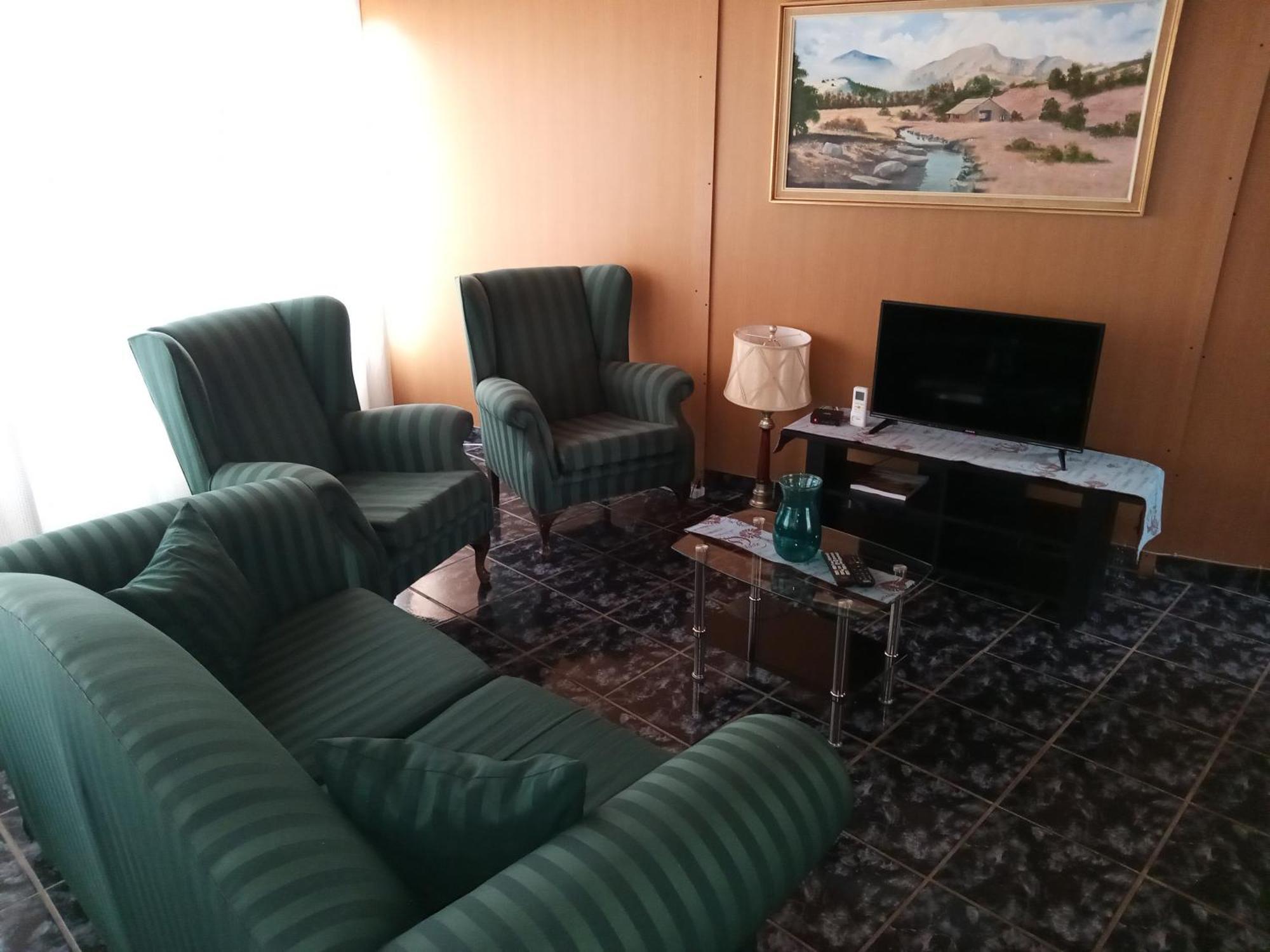 Sunrose Group Of Guesthouses Gariepdam Bagian luar foto