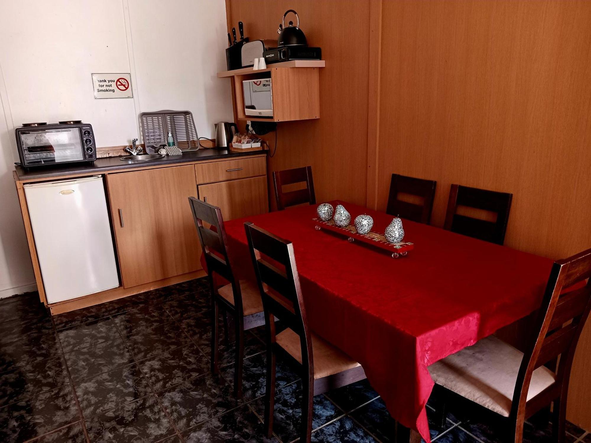 Sunrose Group Of Guesthouses Gariepdam Bagian luar foto