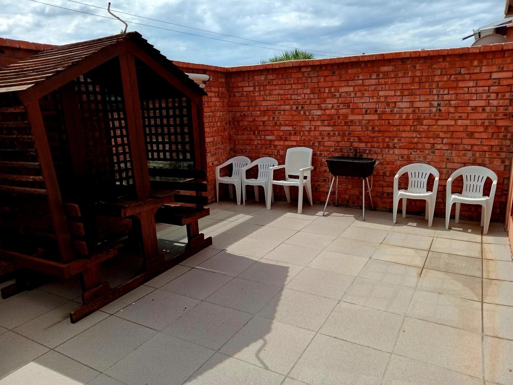 Sunrose Group Of Guesthouses Gariepdam Bagian luar foto